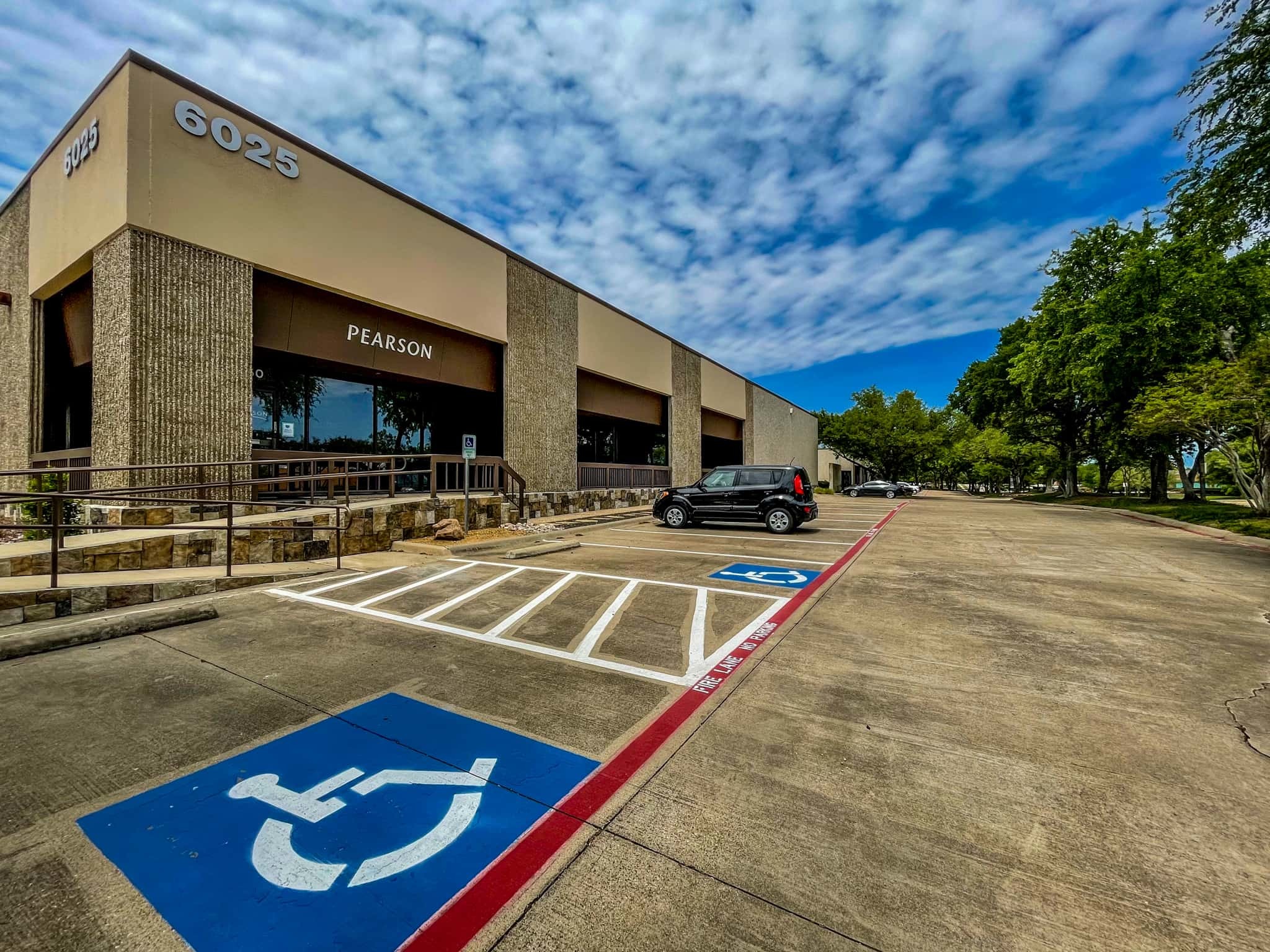 2900 Gateway Drive & 6025 Commerce Drive, Irving, Texas 75063 Gateway South